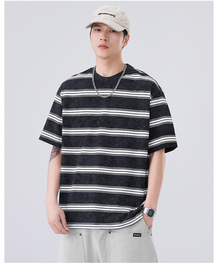 夏季涼感條紋短袖男 寬鬆圓領T恤 日系清新寬版短T 男生透氣休閒上衣 潮流新款