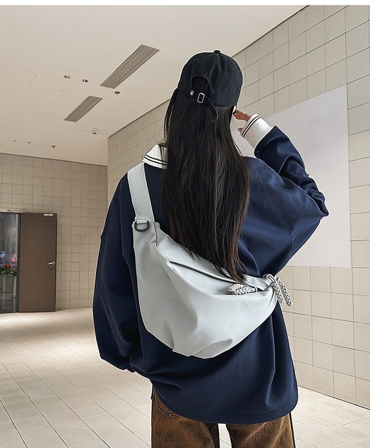 新款輕便百搭休閒斜挎小餃子包