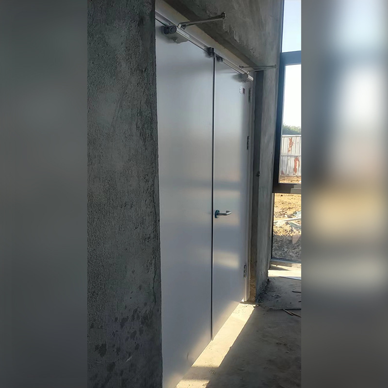 Steel fire door without lower frame