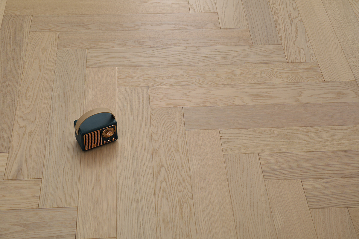 ARS605 brushed oak herringbone parquet flooring