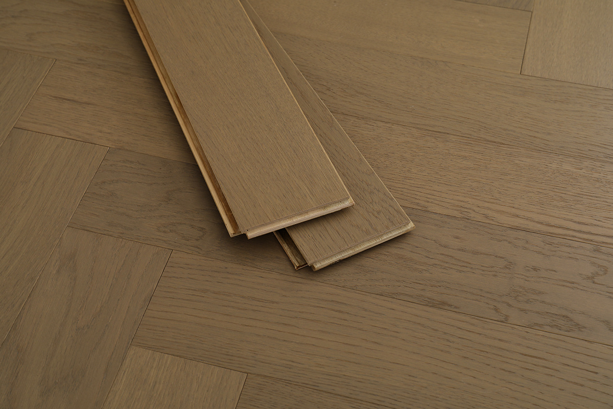 ARS607 brushed oak herringbone parquet flooring
