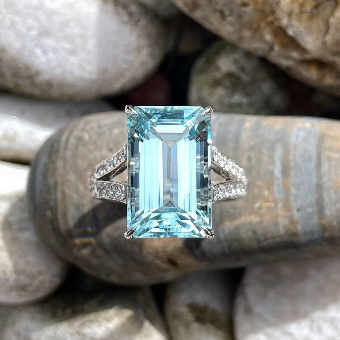 Classic Aquamarine Diamond Ring