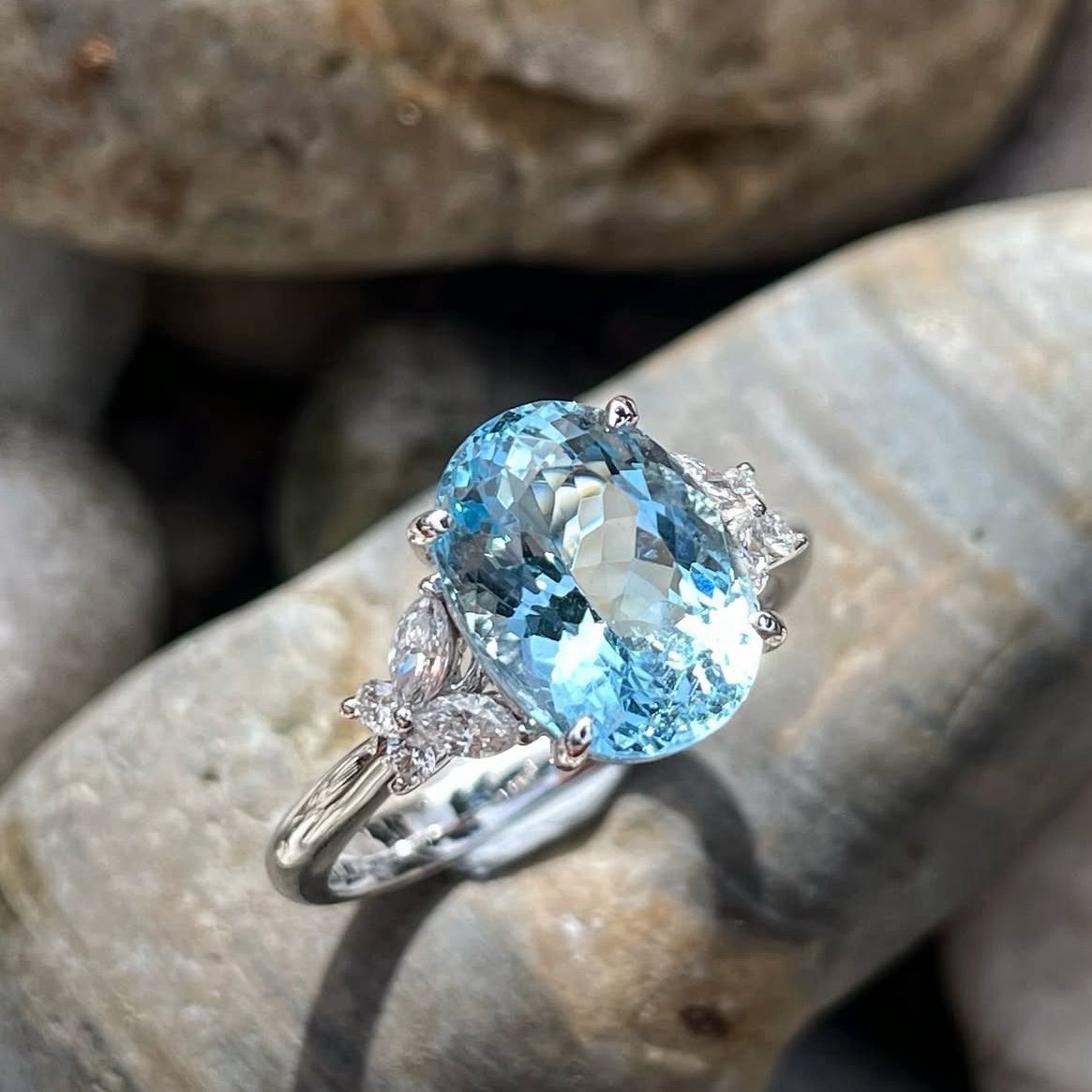 Emerald Sparking Ring