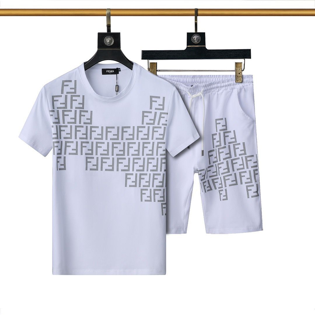 【FENDI公式旗艦店】 半袖ショートパンツスーツ ご好評に付き再入荷！