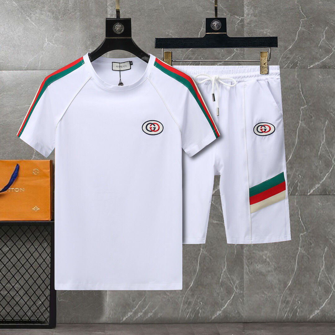 【GUCCI公式旗艦店】 半袖ショートパンツスーツ ご好評に付き再入荷！