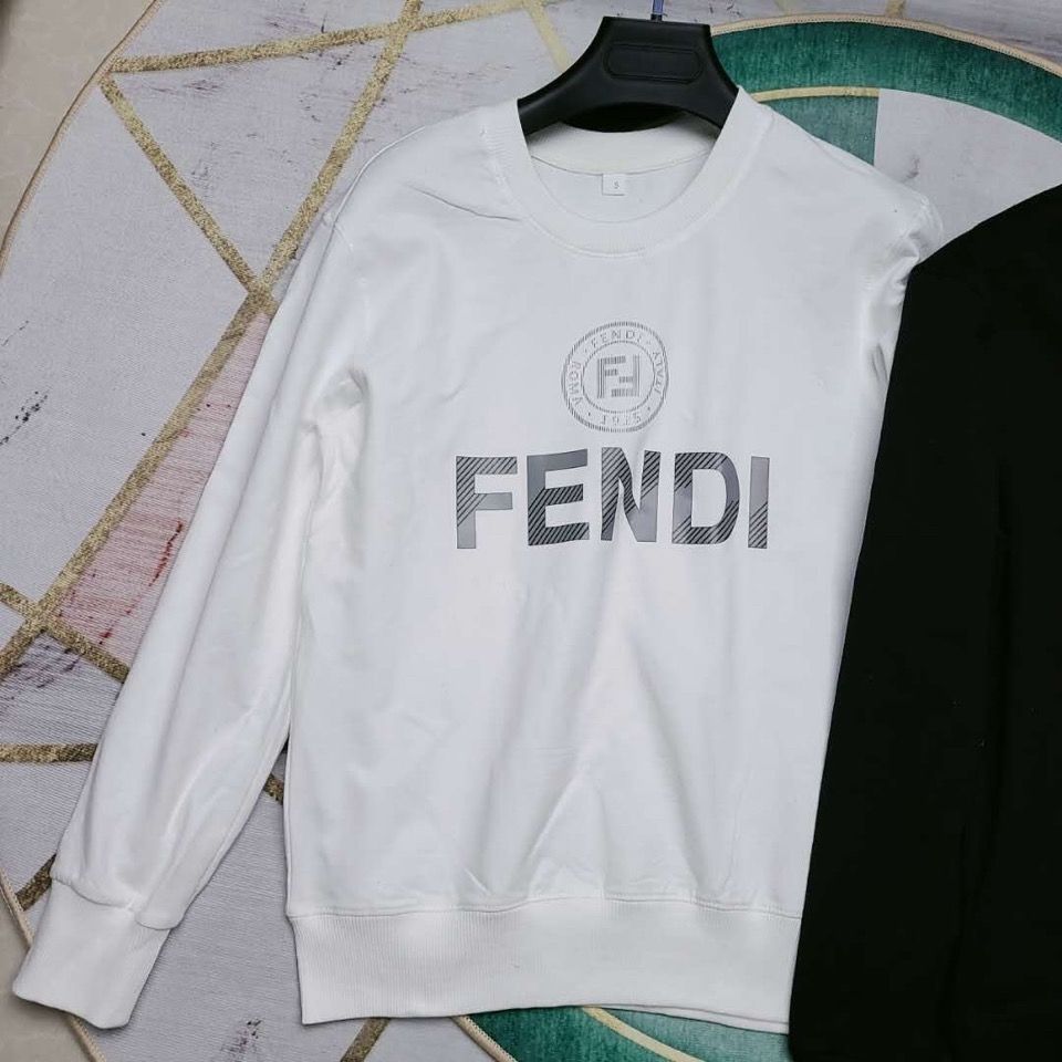 【FENDI 公式旗艦店】（フェンディ）ご好評に付き再入荷！！