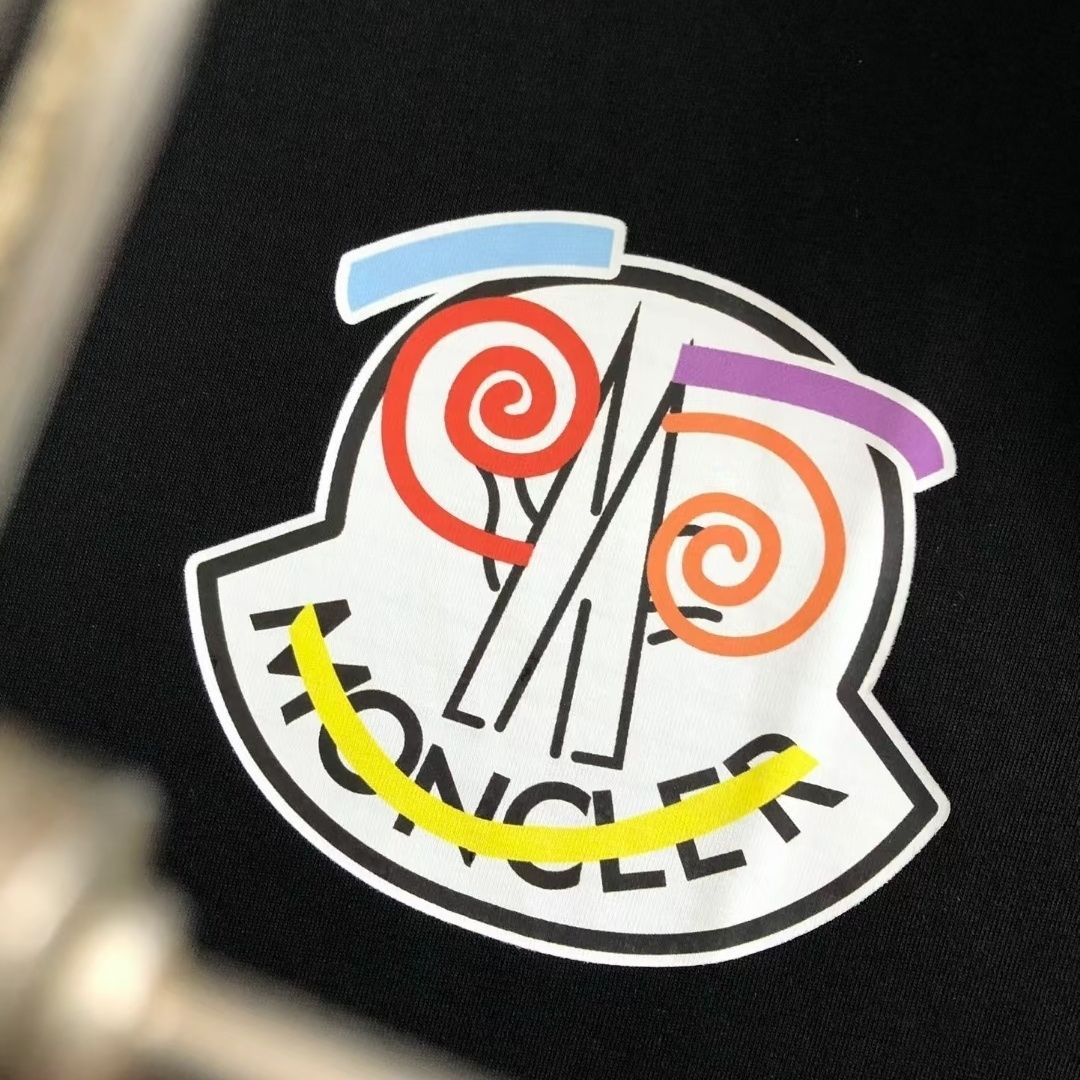 【Moncler 】（モンクレール）男女兼用、ご好評に付き再入荷！