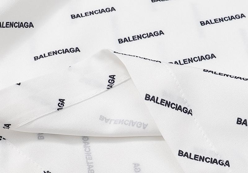 【BALENCIAGA公式旗艦店】 半袖ショートパンツスーツ ご好評に付き再入荷！