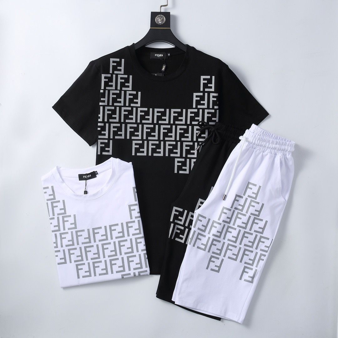 【FENDI公式旗艦店】 半袖ショートパンツスーツ ご好評に付き再入荷！