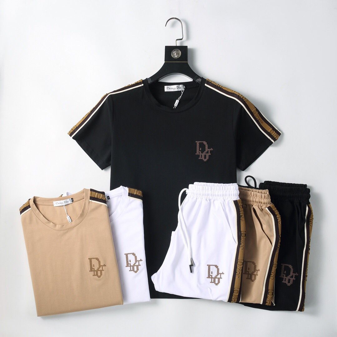 【DIOR公式旗艦店】 半袖ショートパンツスーツ ご好評に付き再入荷！