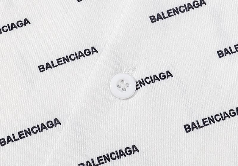 【BALENCIAGA公式旗艦店】 半袖ショートパンツスーツ ご好評に付き再入荷！