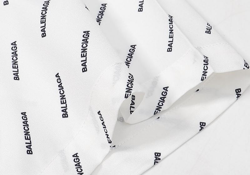 【BALENCIAGA公式旗艦店】 半袖ショートパンツスーツ ご好評に付き再入荷！