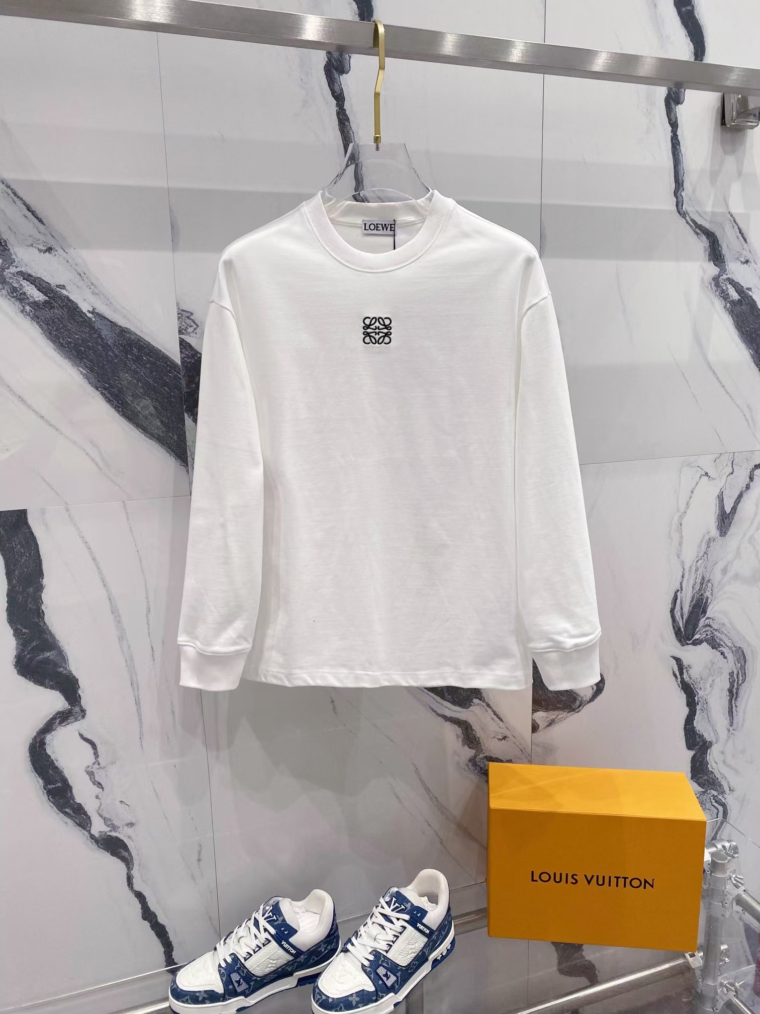 【LOEWE】ロエベ  刺繍ロゴ長袖、ご好評に付き再入荷！