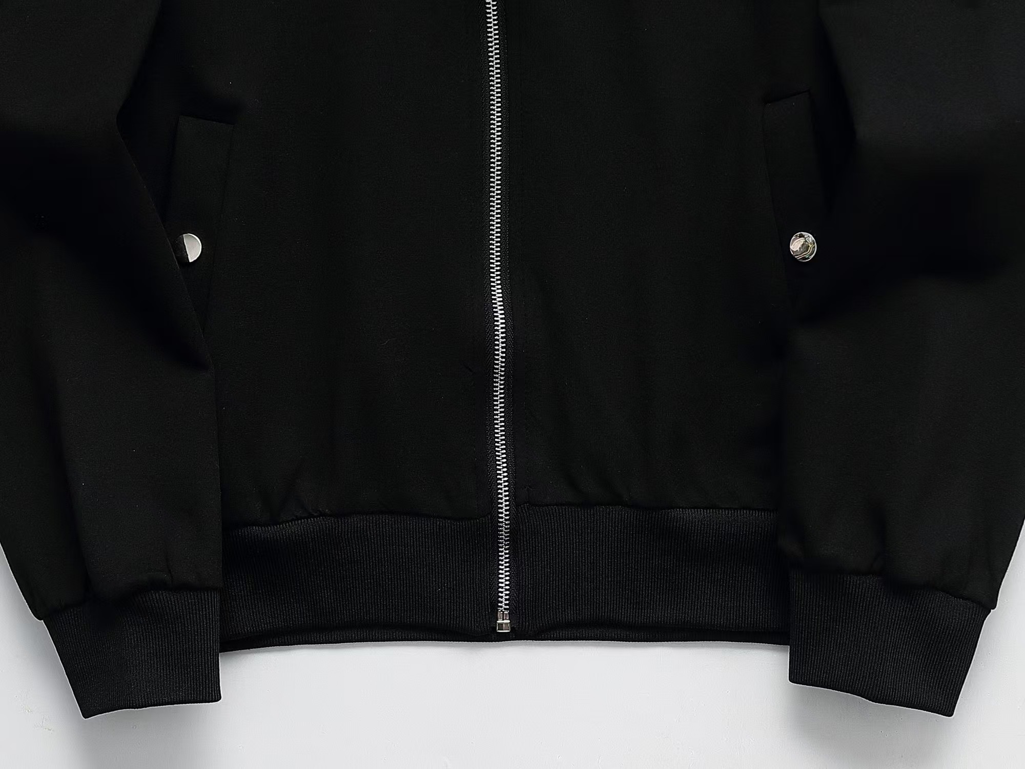 【MONCLER 公式旗艦店】モンクレール☆二点セット☆ご好評に付き再入荷！