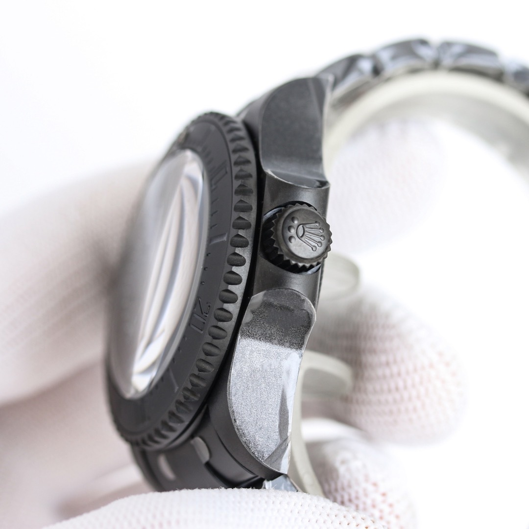 NEW 2025 ロレックス（スイスの腕時計ブランド）Rolex 44mm 鉄 黒水妖怪 大魔王 機械式時計