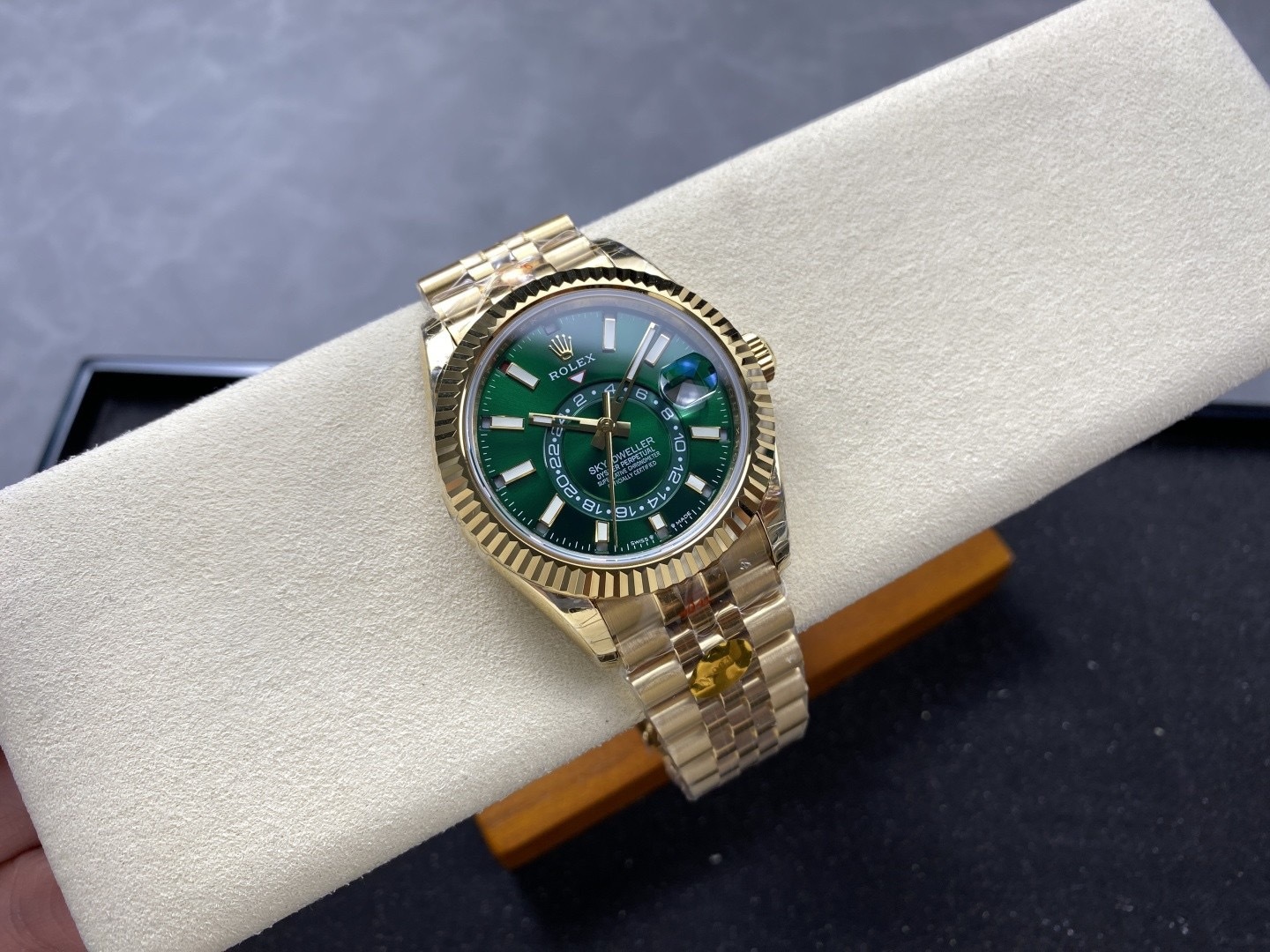 NEW Rolex 2025 ロレックス スカイドゥエラー 42mm  ツートーンオイスターブラックダイヤル