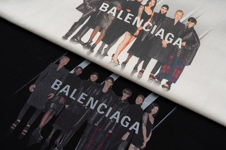 【BALENCIAGA】バレンシアガ 男女兼用、ご好評に付き再入荷！