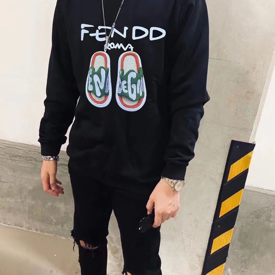 【FENDI】男女兼用、ご好評に付き再入荷！