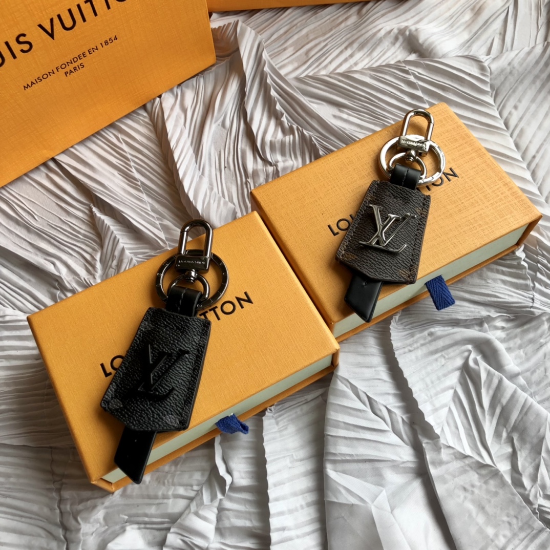 【Louis Vuitton 】（ルイヴィトン）ポルトクレ・クロッシュ クレ   キーホルダー