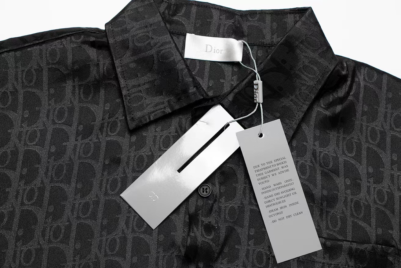 【DIOR 旗艦店】ご好評に付き再入荷！！