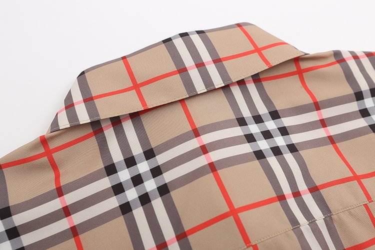 【BURBERRY旗艦店】（バーバリー） 半袖シャツ 3色 ご好評に付き再入荷！！
