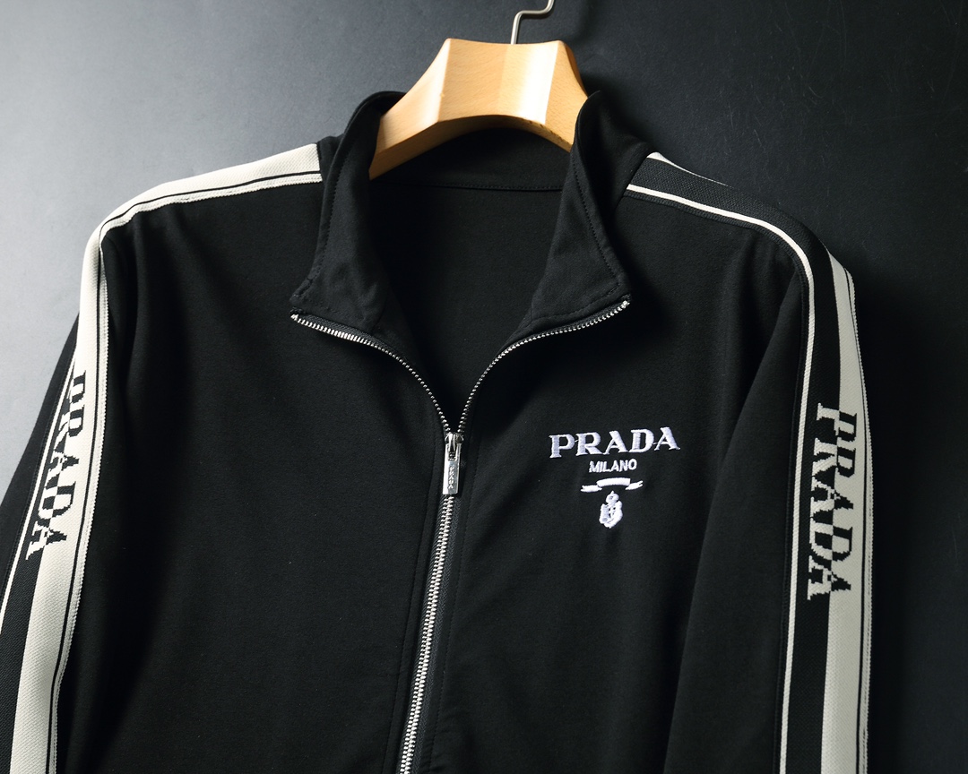 【Prada】( プラダ ) スーツ【即日出荷】ご好評に付き再入荷！