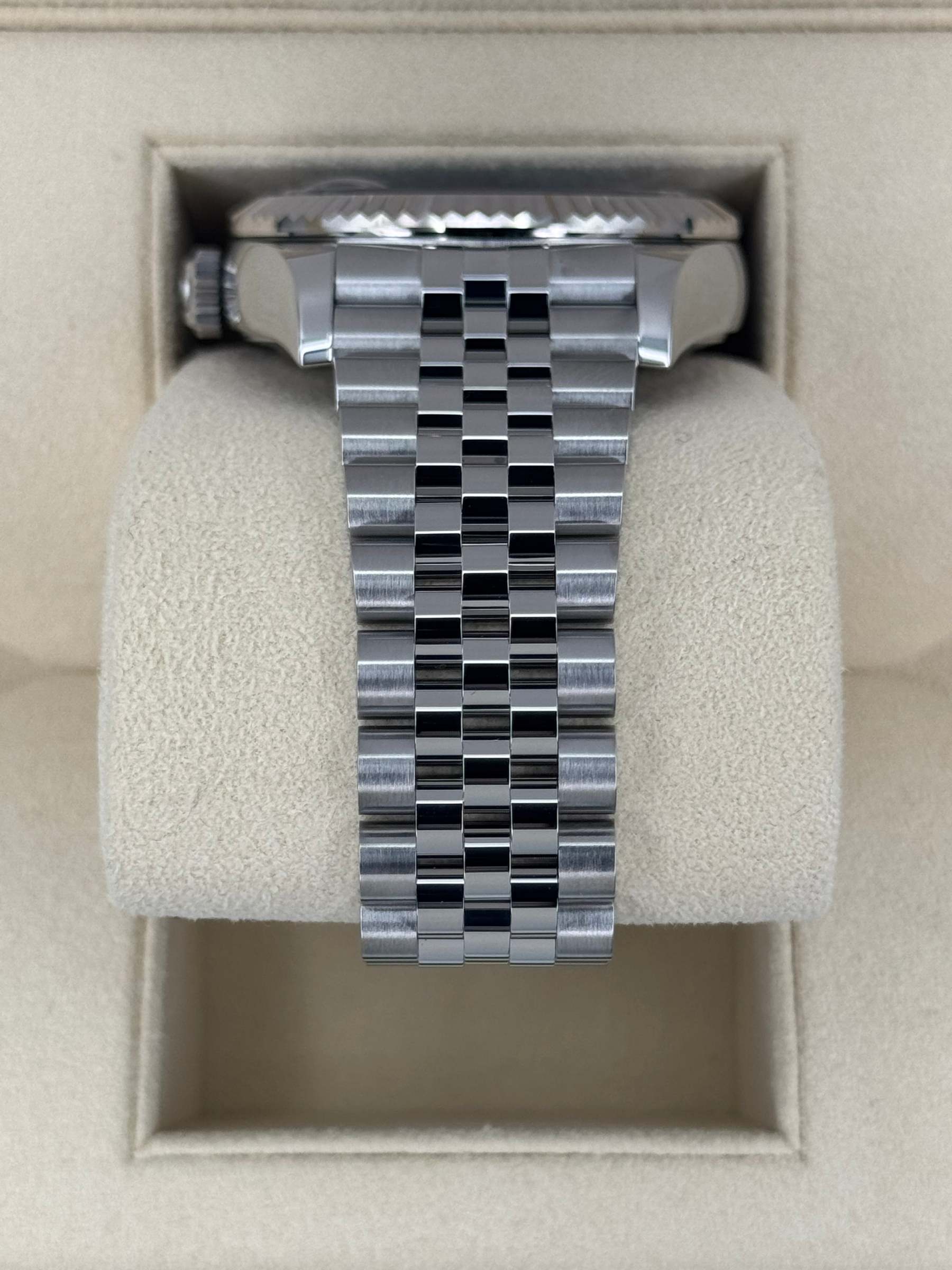 NEW 2024 ロレックス スカイドゥエラー 42mm 336934 ジュビリーブルーダイヤル