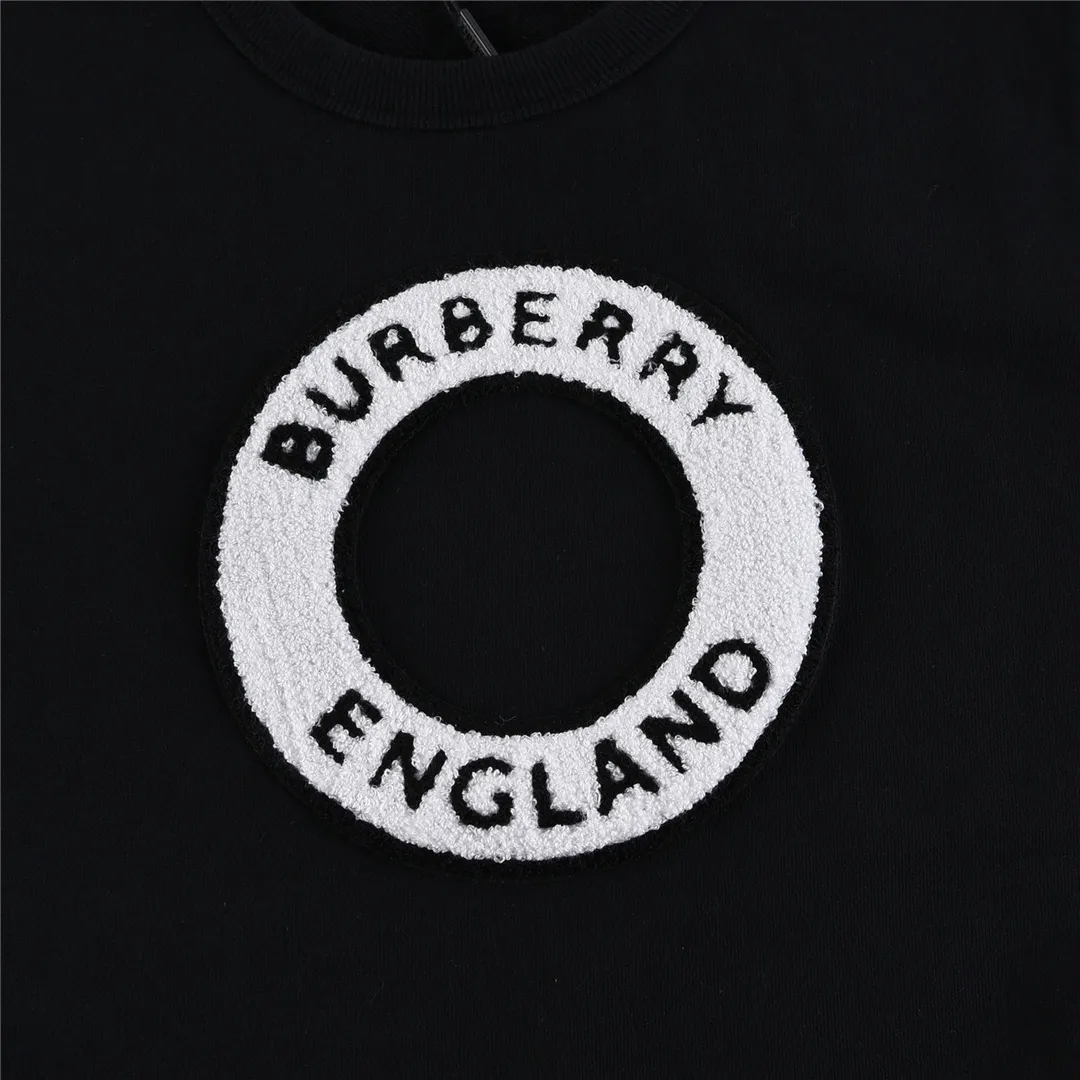 【BURBERRY 公式旗艦店】バーバリー 丸首の衛衣 スウェットご好評に付き再入荷！