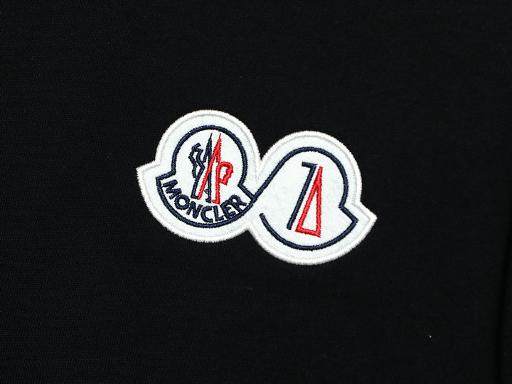 【MONCLER】男女兼用、ご好評に付き再入荷！