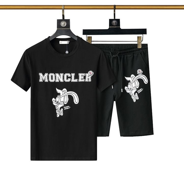 MONCLER（モンクレール）ご好評に付き再入荷！2色