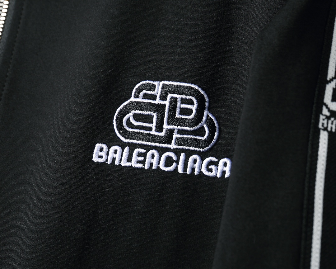 【BALENCIAGA】( バレンシアガ) スーツ【即日出荷】ご好評に付き再入荷！