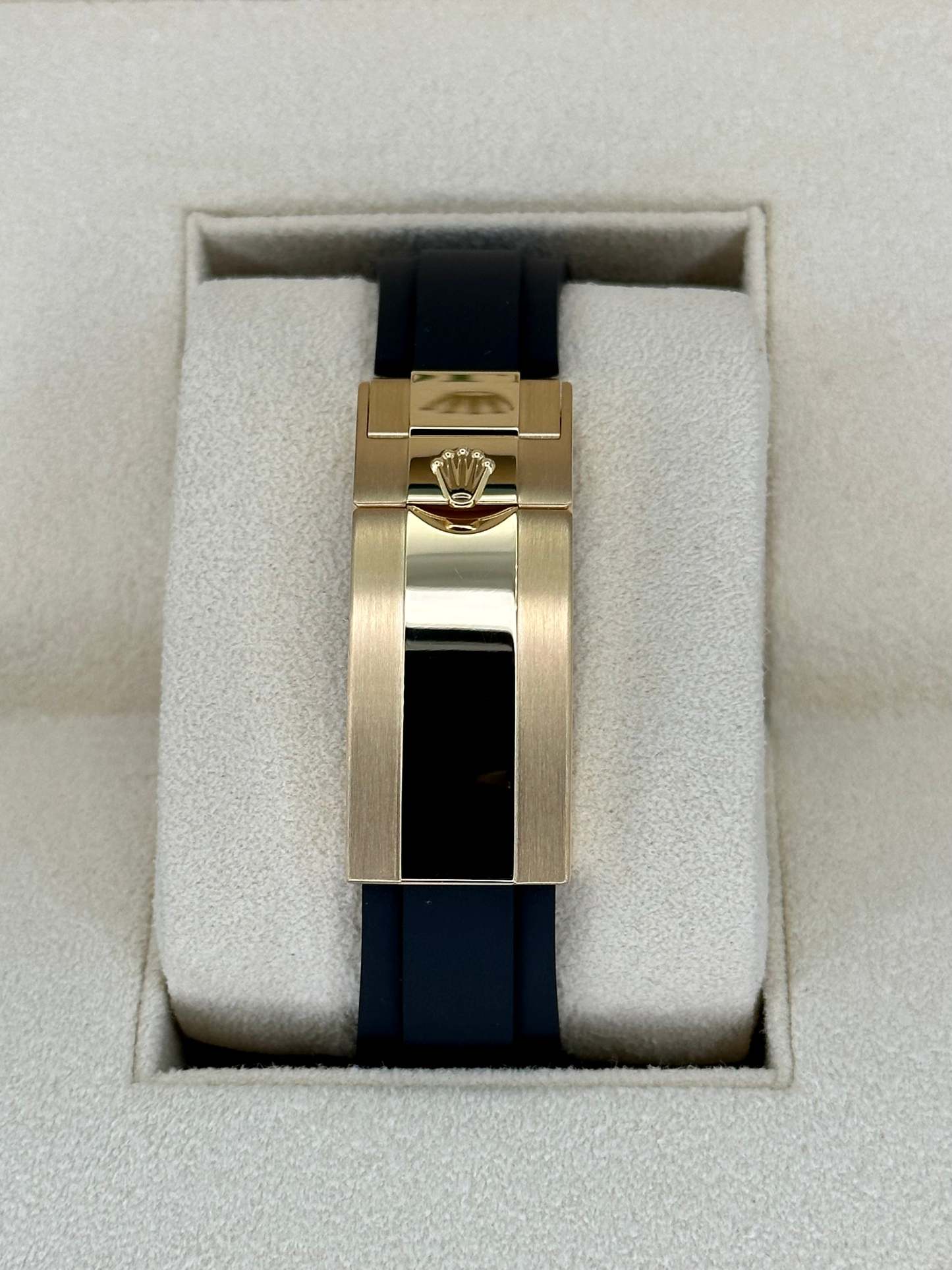 NEW 2024 ロレックス ヨットマスター 42mm 226658 ゴールド オイスターフレックス ブラックダイヤル