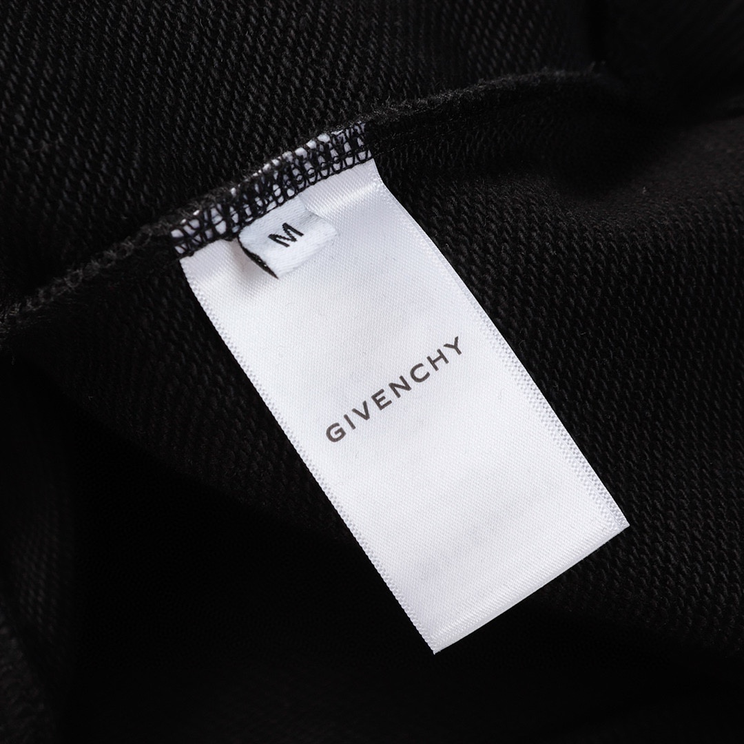 【GIVENCHY】男女兼用、ご好評に付き再入荷！