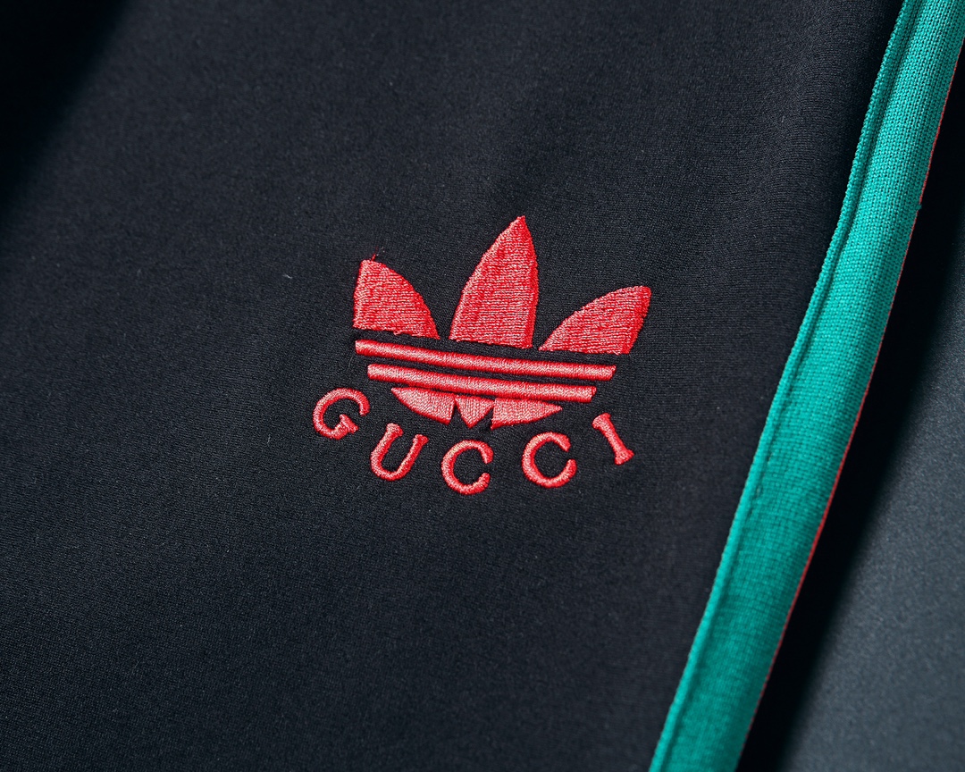 【GUCCI】( グッチ) スーツ【即日出荷】ご好評に付き再入荷！