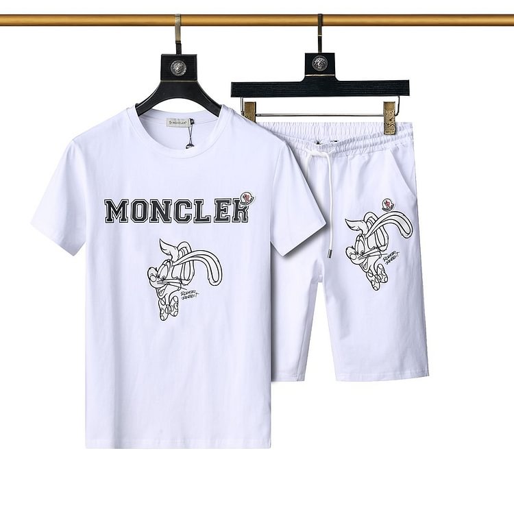 MONCLER（モンクレール）ご好評に付き再入荷！2色