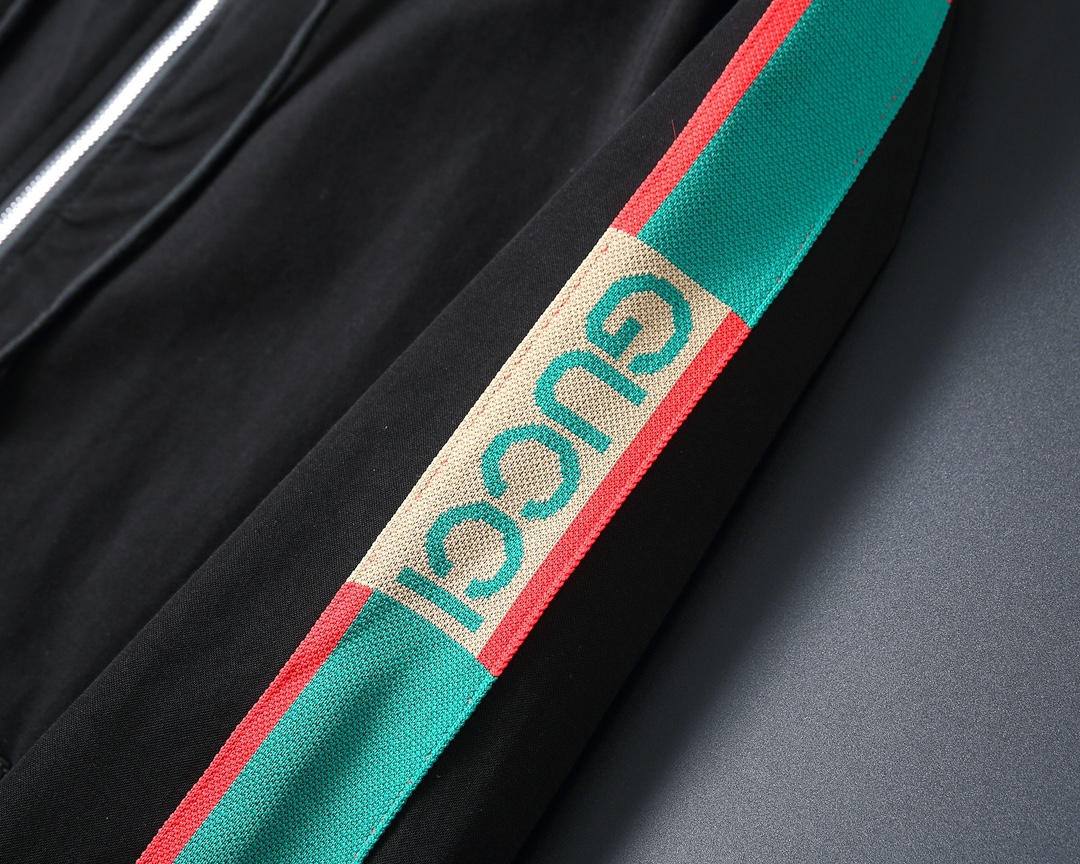 【GUCCI】( グッチ) スーツ【即日出荷】ご好評に付き再入荷！