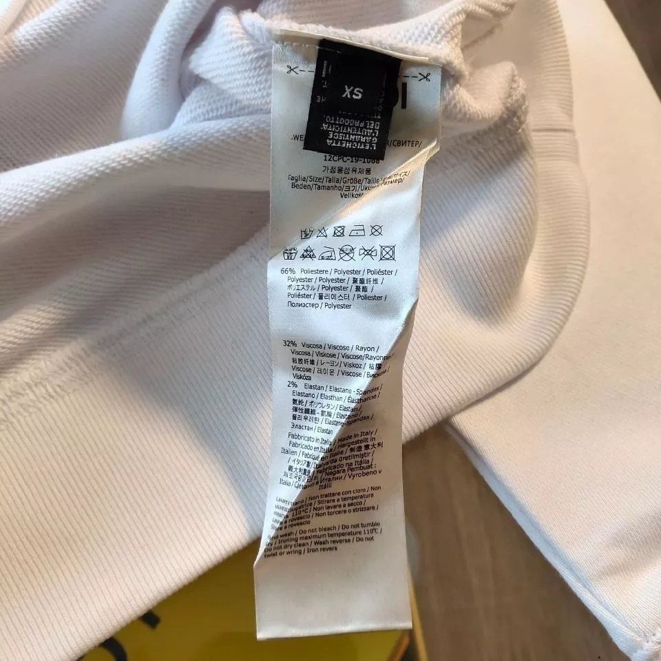 【FENDI 公式旗艦店】（フェンディ）男女兼用、ご好評に付き再入荷！！
