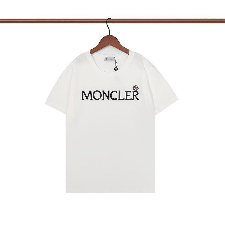 【Moncler 】（モンクレール）男女兼用、ご好評に付き再入荷！