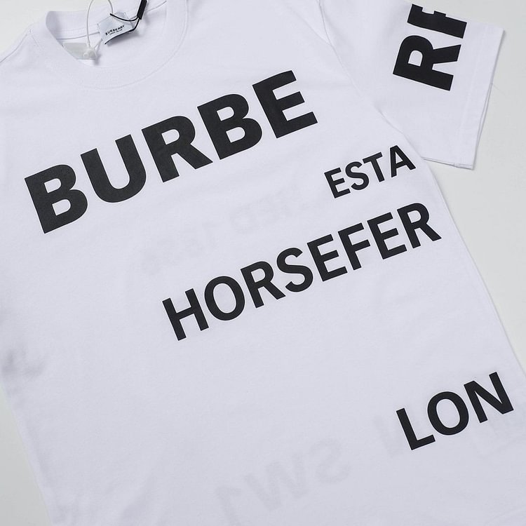 【Burberry】（バーバリー )半袖 男女兼用、ご好評に付き再入荷！