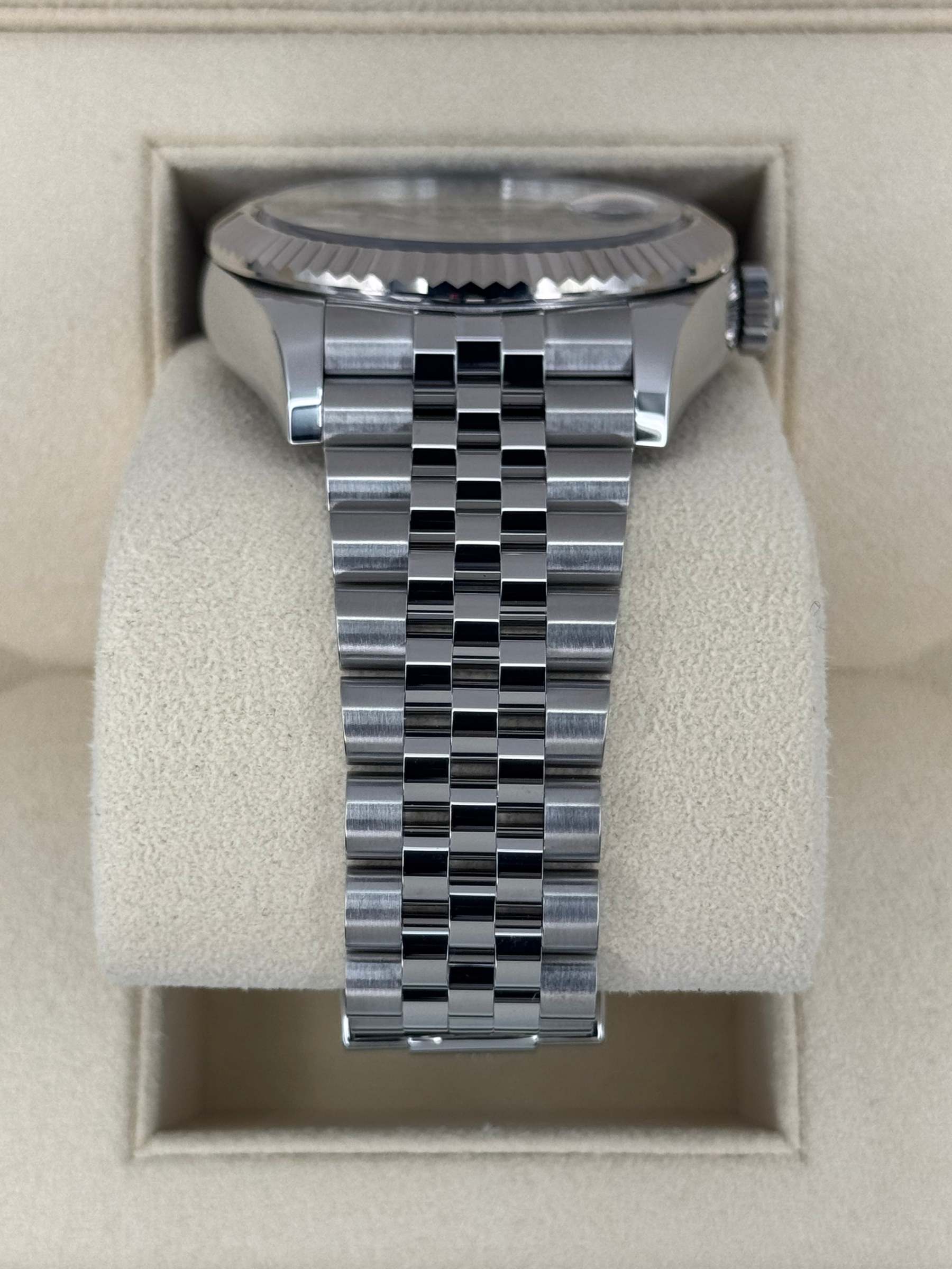 NEW 2024 ロレックス スカイドゥエラー 42mm 336934 ジュビリーブルーダイヤル