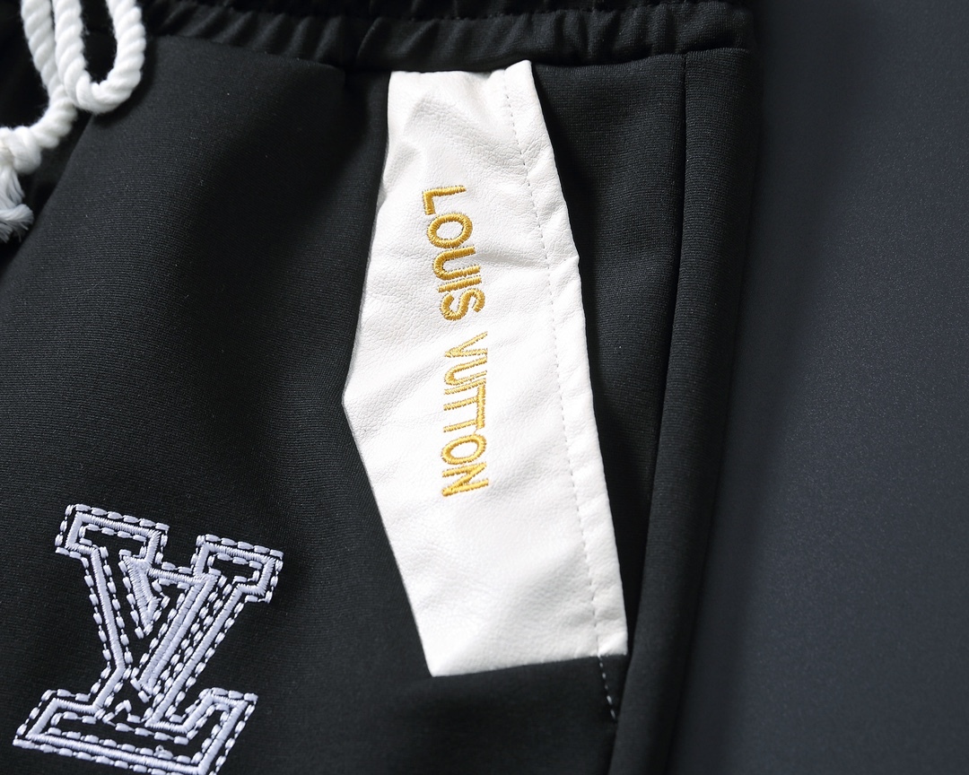 【LOUIS VUITTON】( ルイ・ヴィトン) スーツ【即日出荷】ご好評に付き再入荷！