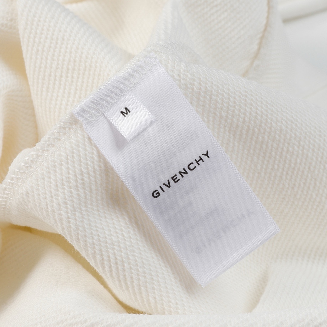 【GIVENCHY】男女兼用、ご好評に付き再入荷！