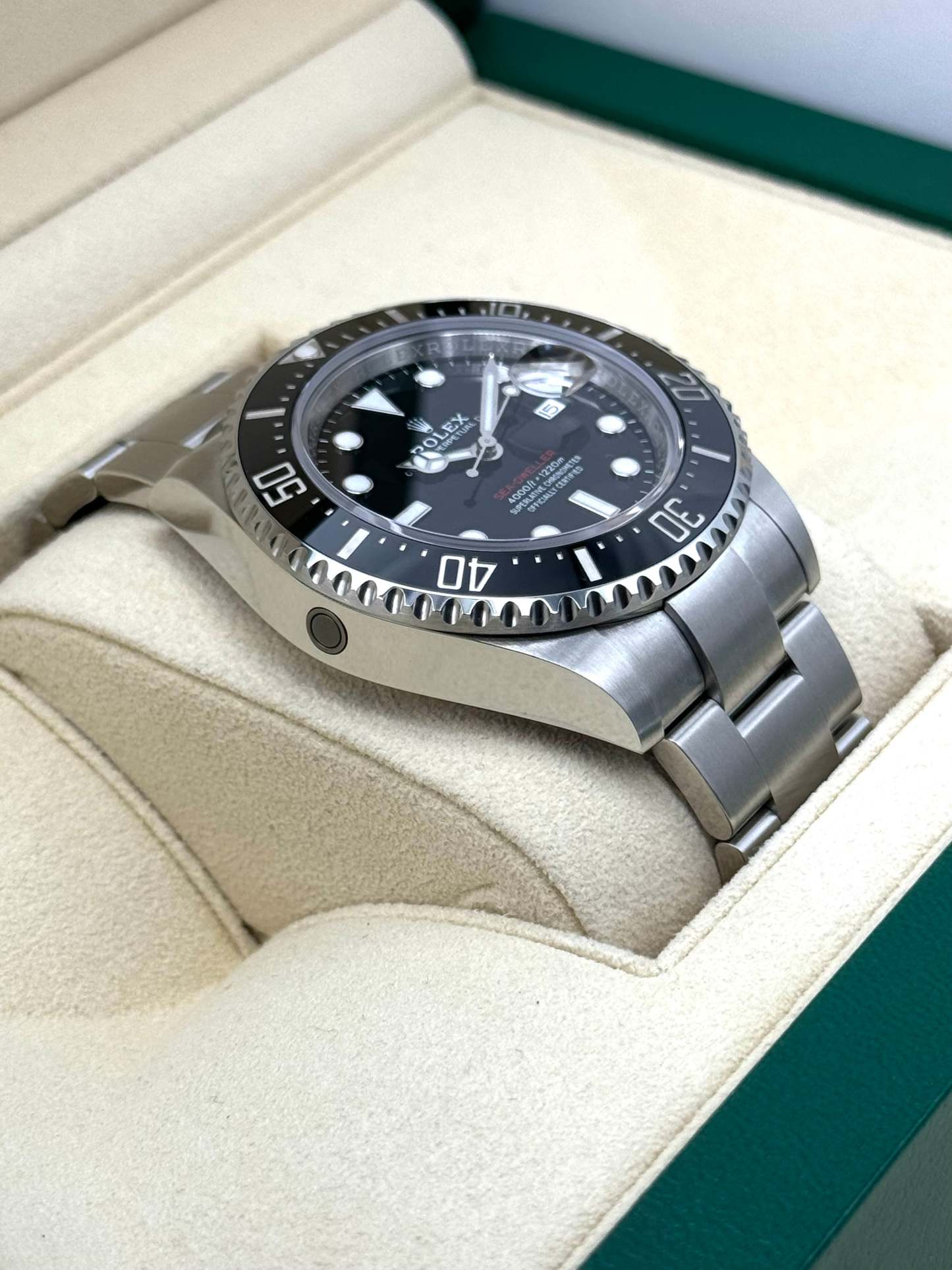 NEW 2024 ロレックス シードゥエラー 43mm 126600 ブラックダイヤル