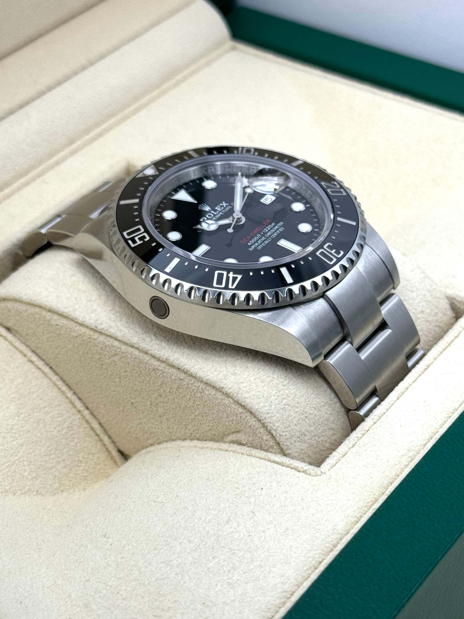 NEW 2024 ロレックス シードゥエラー 43mm 126600 ブラックダイヤル