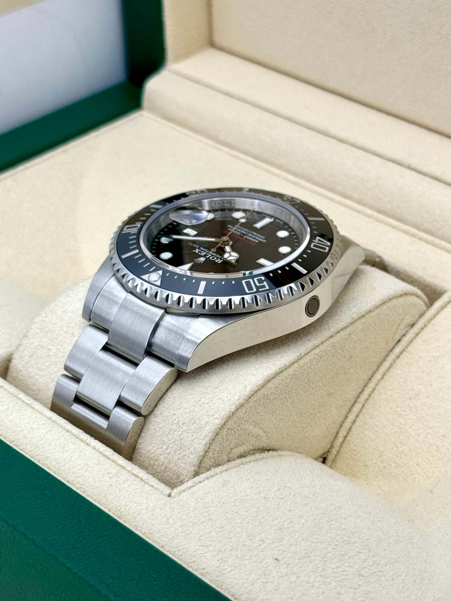 NEW 2024 ロレックス シードゥエラー 43mm 126600 ブラックダイヤル