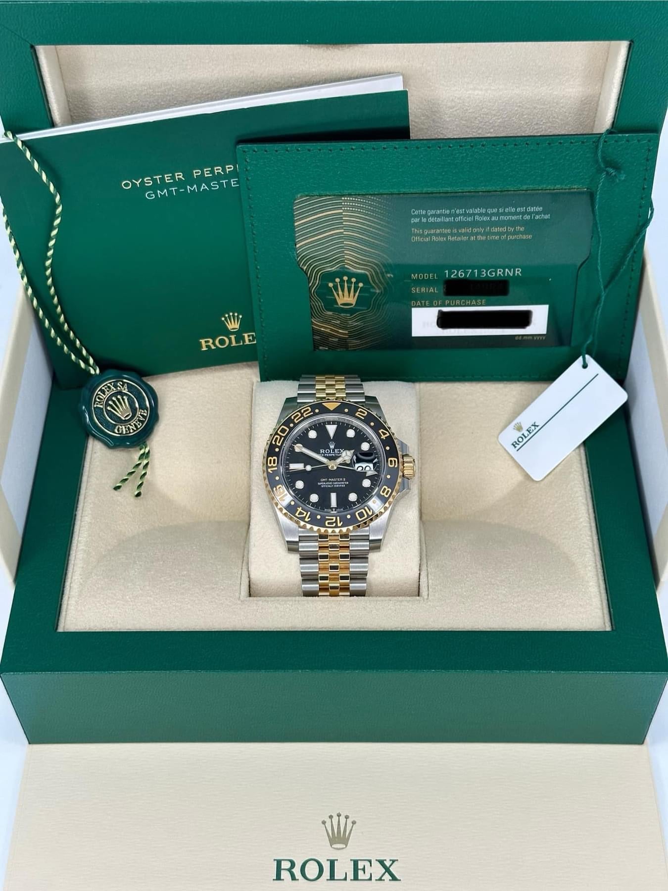 NEW 2025 ロレックス GMTマスターII 40mm 126713GRNR ツートンジュビリー