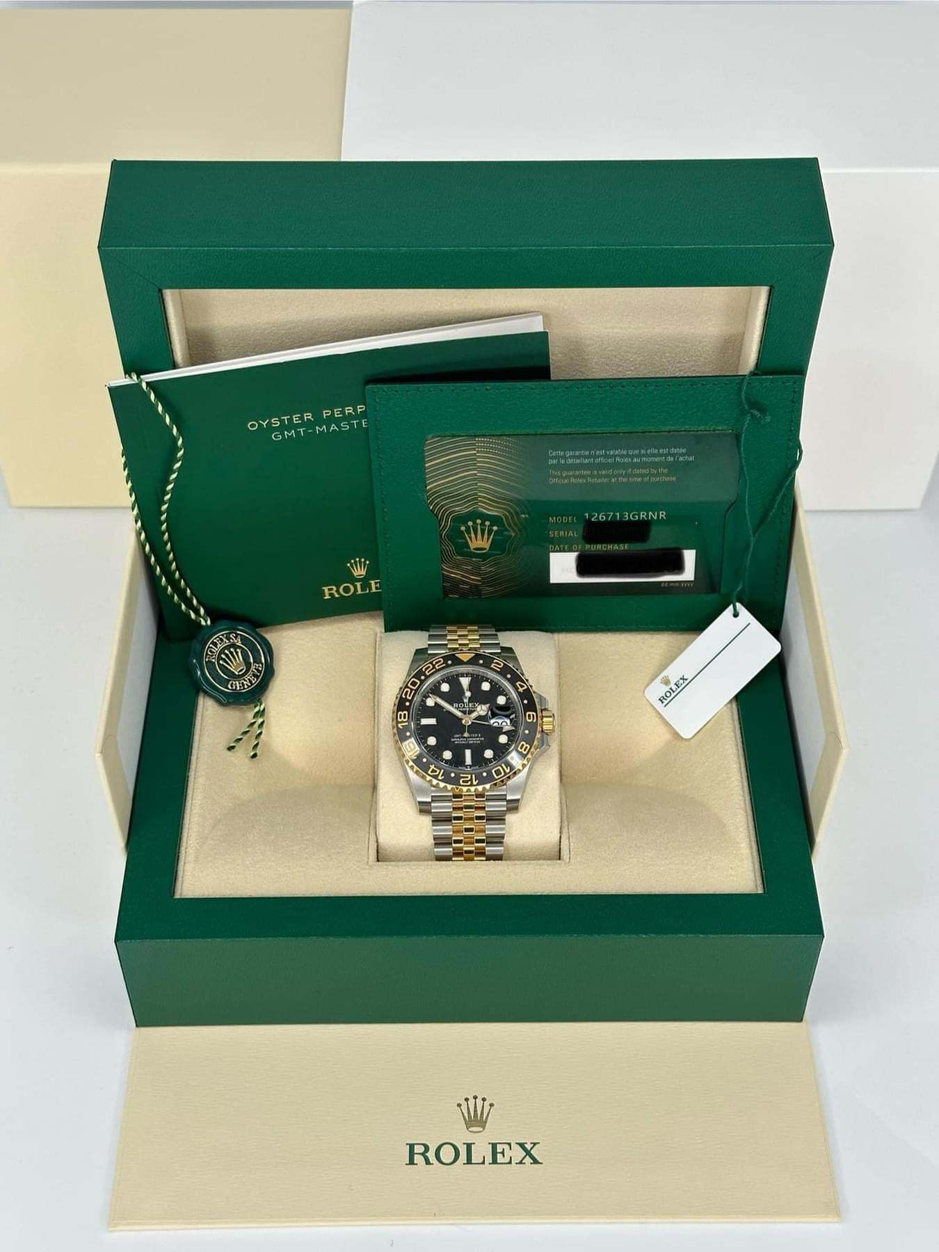 NEW 2025 ロレックス GMTマスターII 40mm 126713GRNR ツートンジュビリー