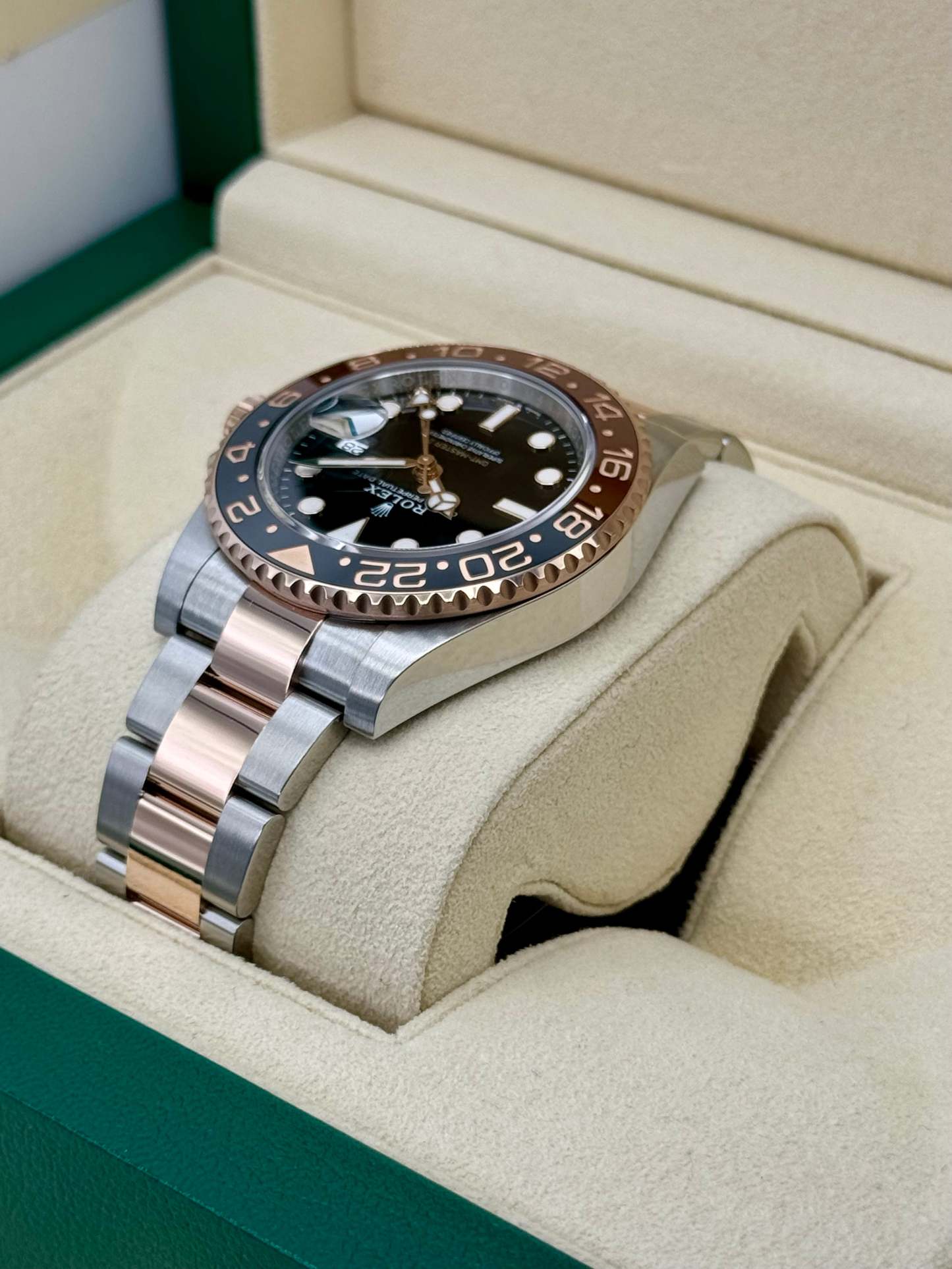 2022 ロレックス GMTマスターII 「ルートビア」 40mm 126711CHNR ツートーン