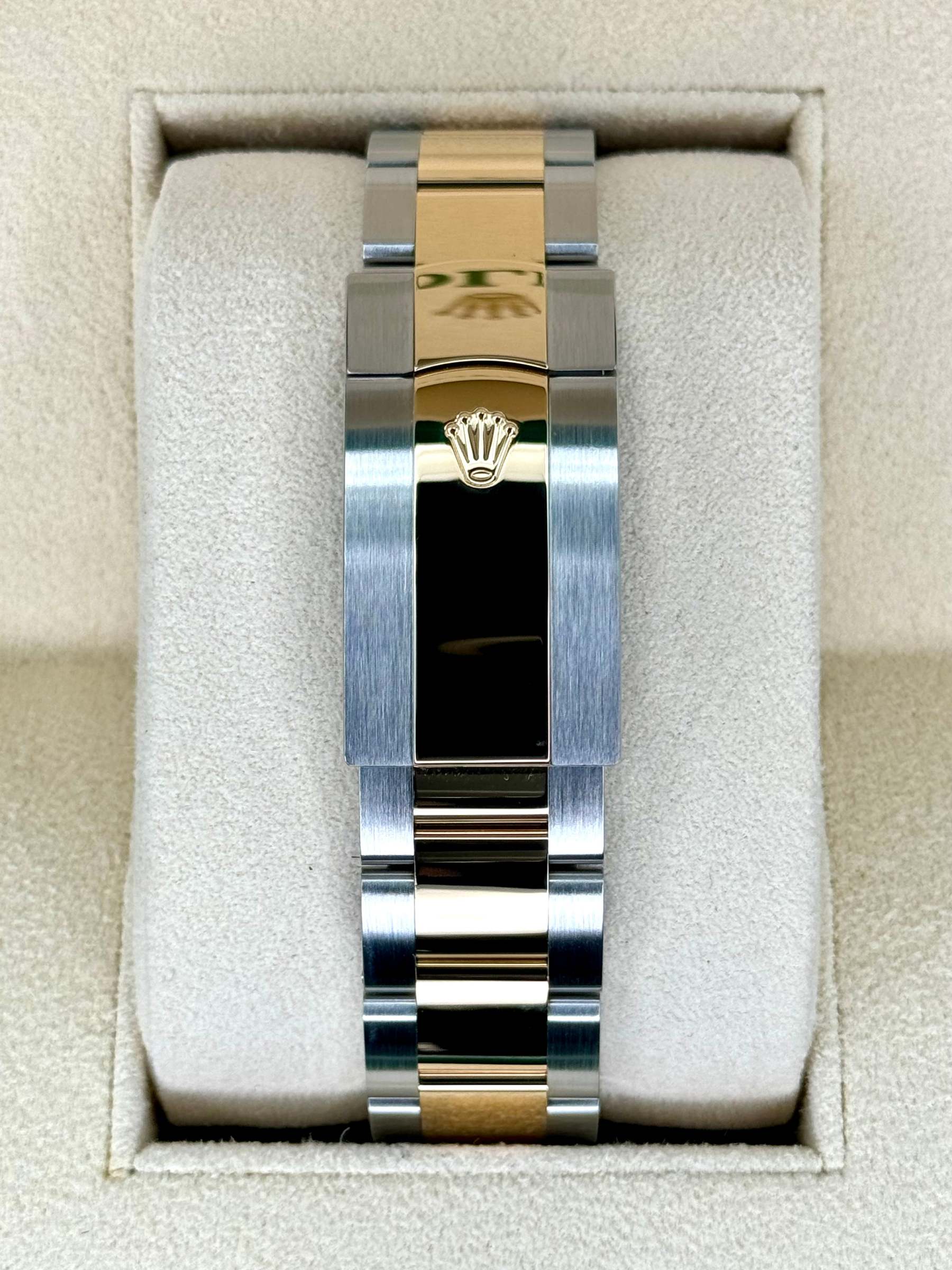 NEW 2024 ロレックス スカイドゥエラー 42mm 336933 ツートーンオイスターブラックダイヤル