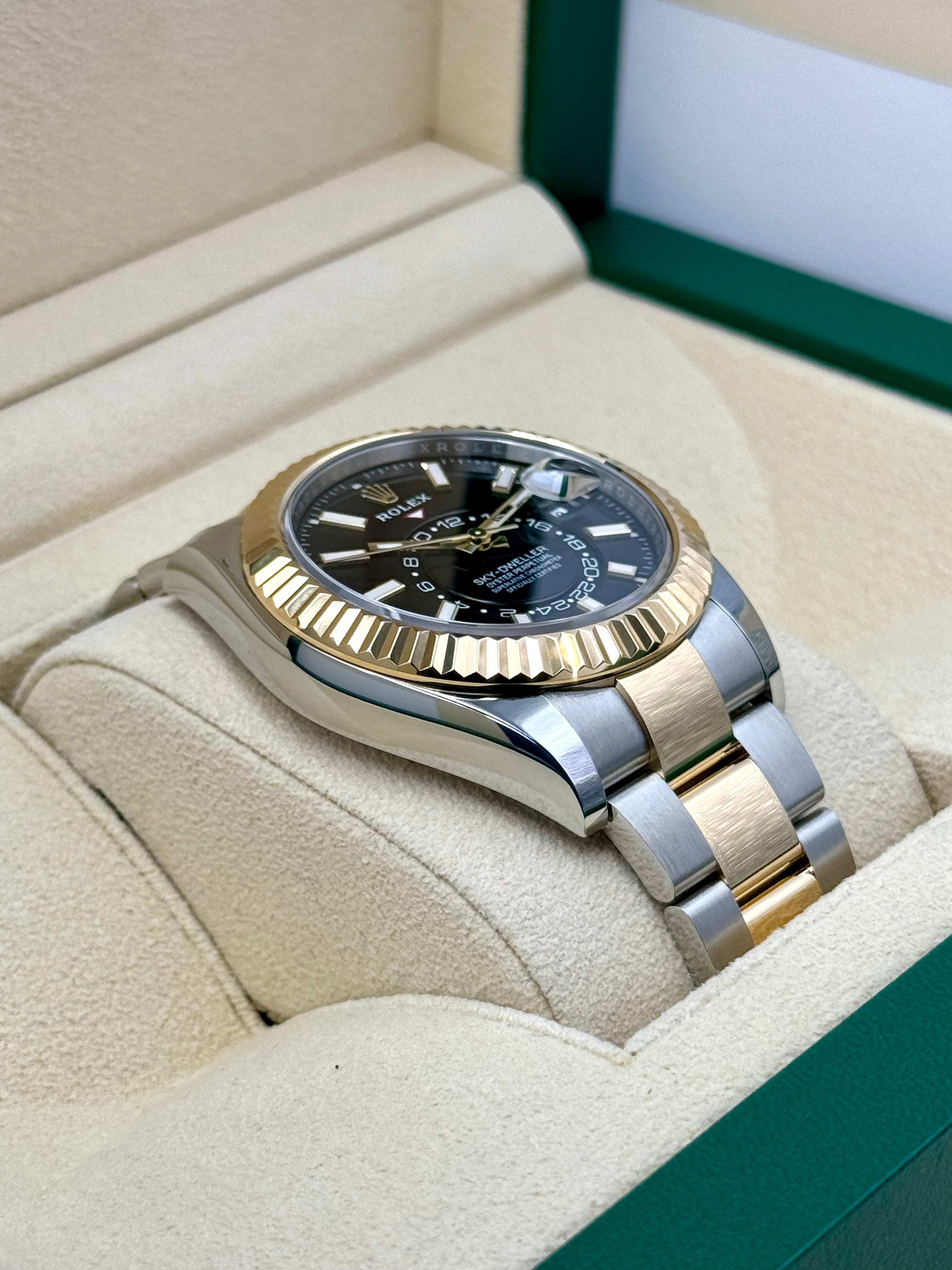 NEW 2024 ロレックス スカイドゥエラー 42mm 336933 ツートーンオイスターブラックダイヤル
